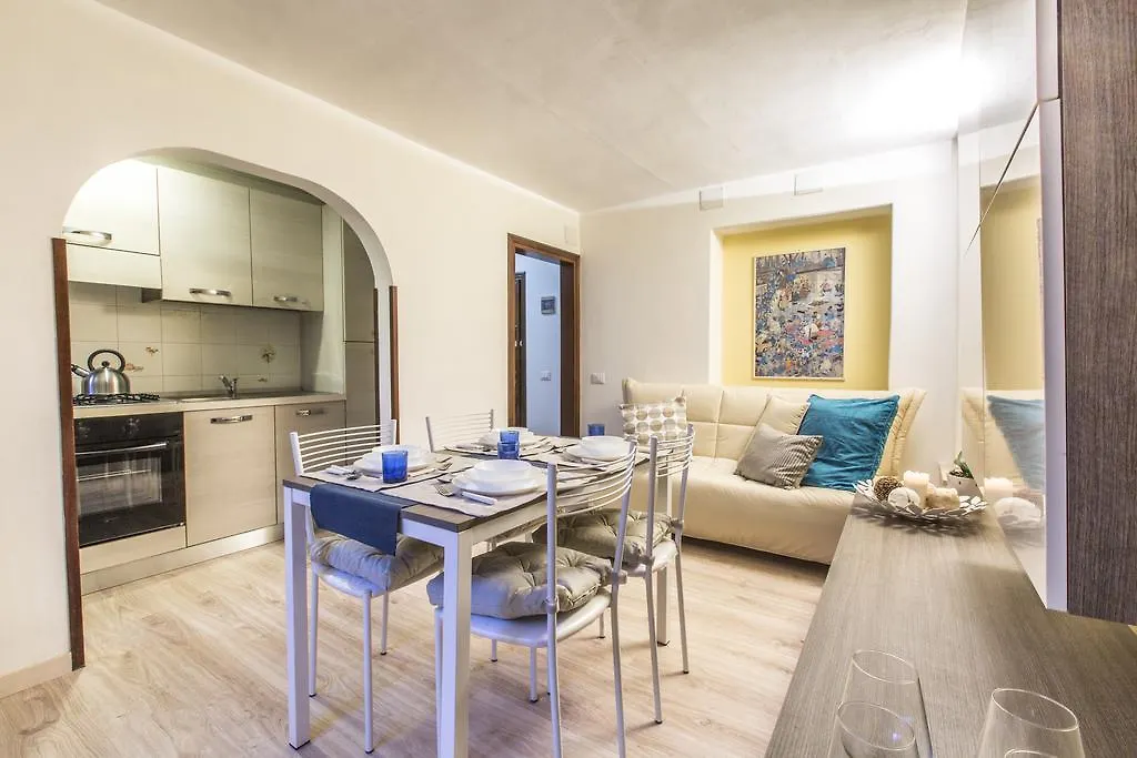 Susy Biennale Apartment - Canal View And Garden Venice