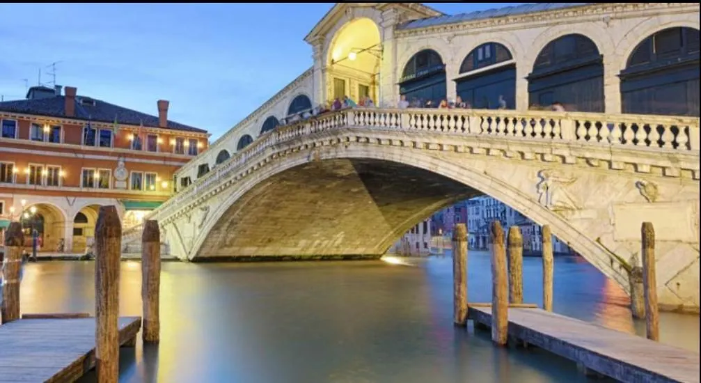 Susy Biennale Apartment - Canal View And Garden Venice
